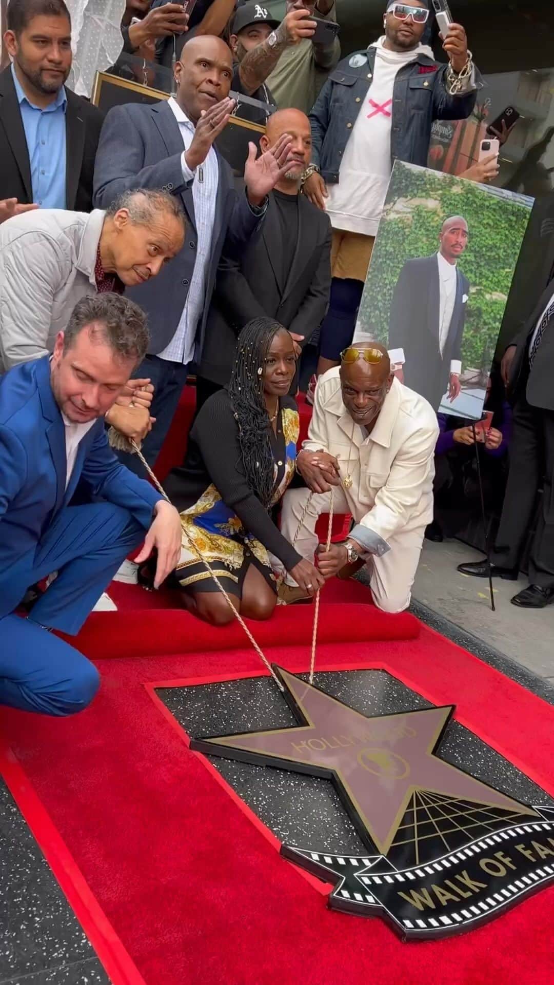 2Pacのインスタグラム：「Welcome to the Hollywood Walk of Fame - Tupac Shakur! @hwdwalkoffame @hollywoodchamberofcommerce」