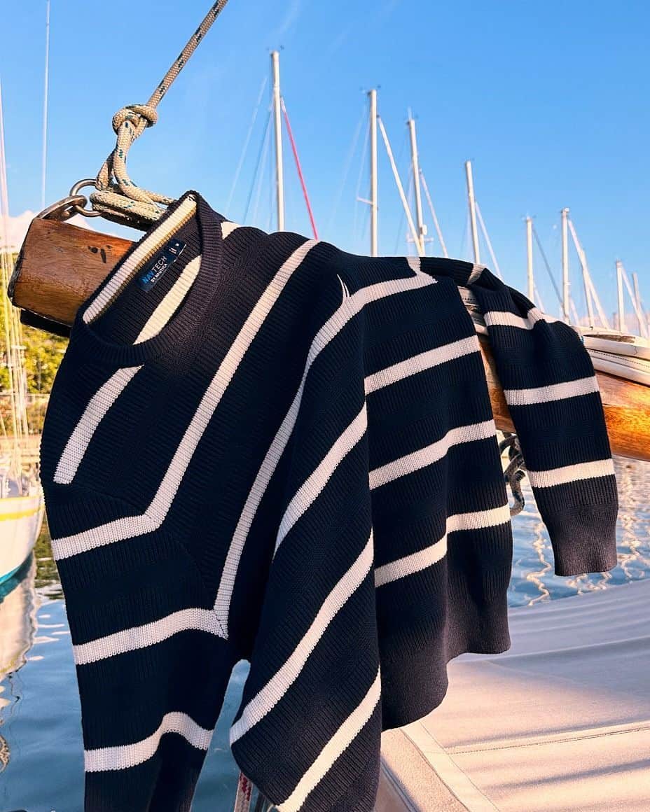 ノーティカさんのインスタグラム写真 - (ノーティカInstagram)「The perfect summer sweater for a coastal prep look⚓️」6月8日 7時16分 - nautica
