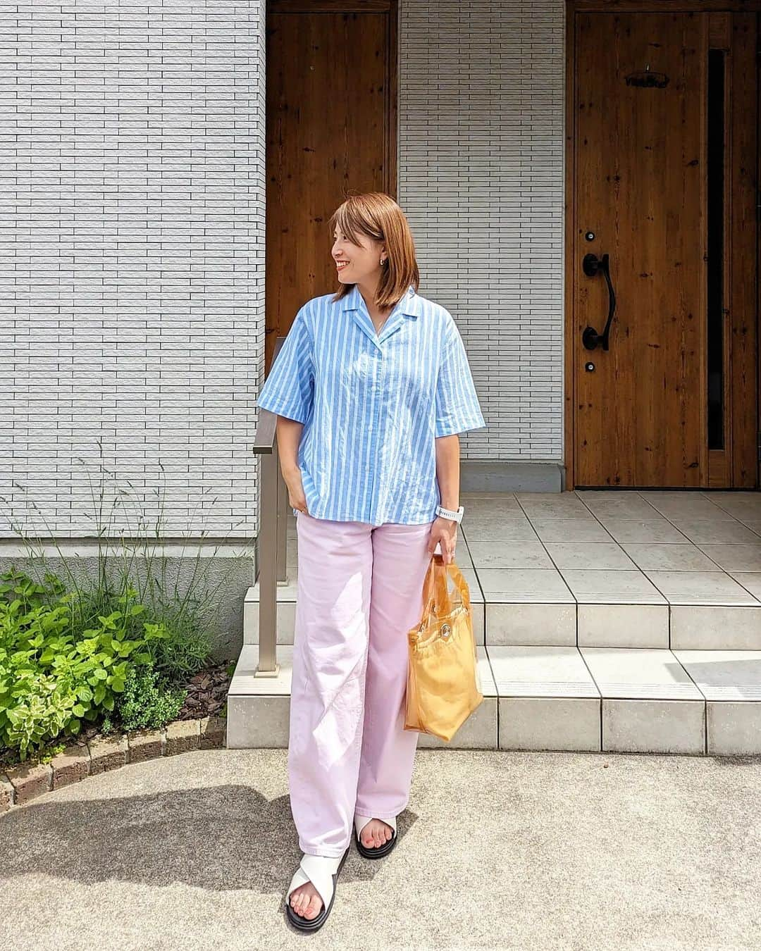 aicoco0202さんのインスタグラム写真 - (aicoco0202Instagram)「𝚘𝚞𝚝𝚏𝚒𝚝...♡ . . . . . . ✓ UNIQLO #リネンブレンドストライプオープンカラーシャツ  (60 LIGHT BLUE) . . . これからの時期、 サラッと気持ちいいリネン素材の オープンカラーシャツ👔 . レーヨン混だからゴワつかず 柔らかくて着心地も🙆‍♀✨ . . 今季1番のお気に入りな ピンクのデニムと合わせてみました！ . . . ブルーのストライプデザインも 爽やかで夏っぽくて可愛い☺️♥ . . . . . Shirt・Shoes… @uniqlo @uniqlo_ginza @uniqlo_with #UNIQLO#ユニクロ#オープンカラーシャツ#uniqlo2023ss Pants… @gu_global @gu_for_all_ #gu_for_all . . . . . #outfit#骨格ストレート#30代ファッション#30代コーデ#アラサーコーデ#プチプラコーデ#プチプラファッション#シンプルコーデ#大人カジュアル#カジュアルコーデ#ママコーデ#ママファッション#locari#uniqloginza2023SS#大人ユニクロ部#お洒落さんと繋がりたい」6月8日 8時01分 - aicoco0202