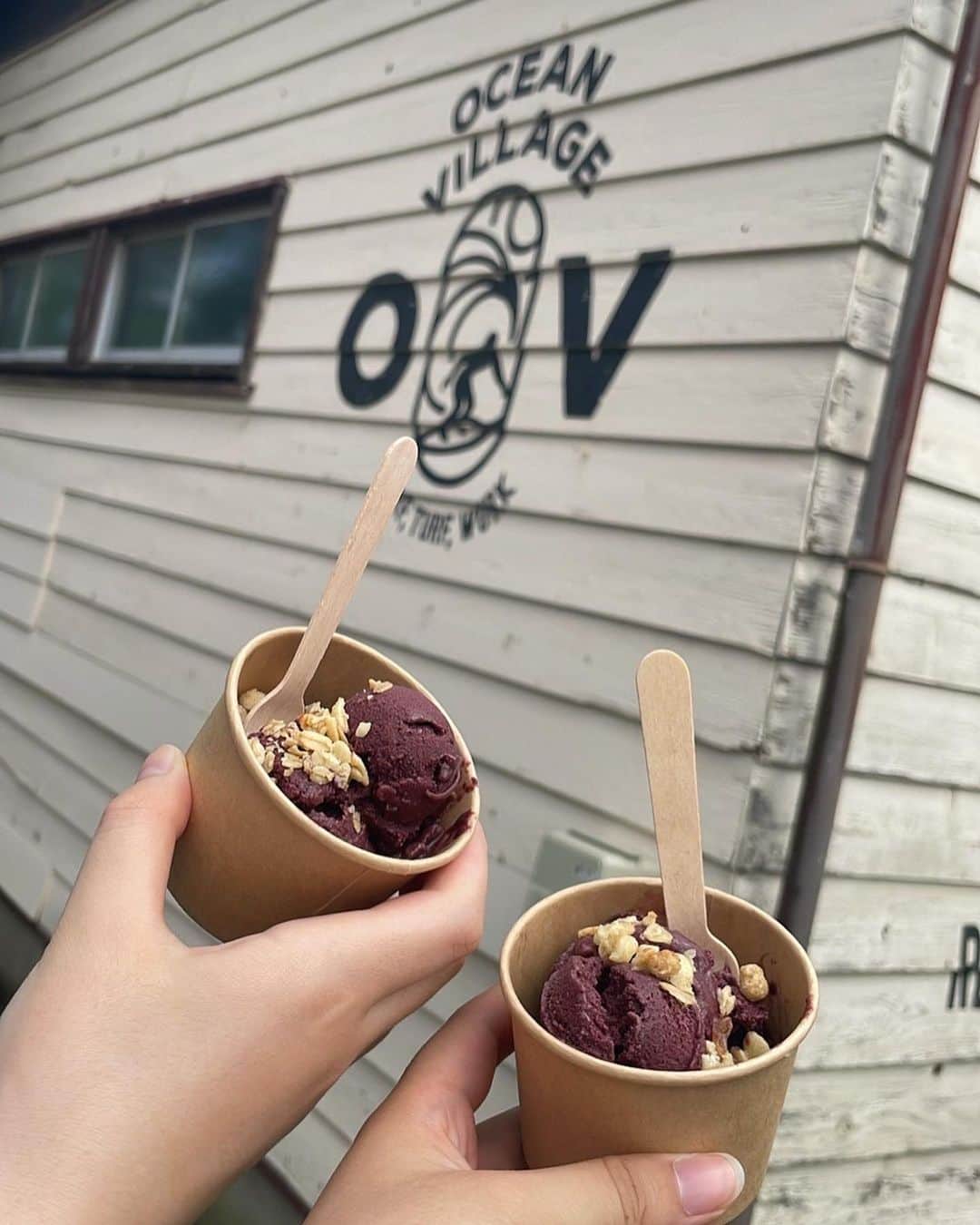 Sambazonさんのインスタグラム写真 - (SambazonInstagram)「日曜日、茅ヶ崎で行れたサンバゾンのアンバサダーのメンバーである　@elly808yoga さんが主催する　@earthingmarket で、ビーチクリーン後に、サンバゾンのミニアサイーボウルを参加者にプレゼントさせて頂きました💜  #アサイーボウル  #ビーチクリーン #アーシング #ヨガ #ハワイ #茅ヶ崎」6月8日 8時15分 - sambazon_jp