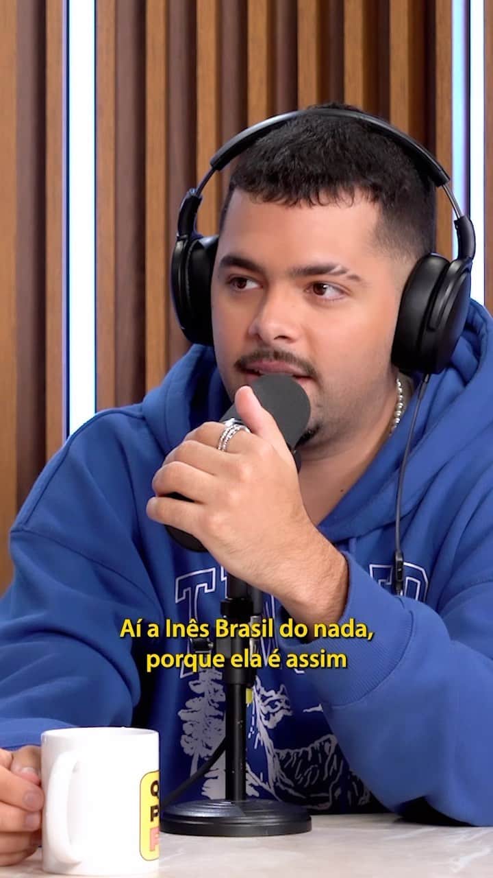 Giovanna Ewbankのインスタグラム：「Já imaginou esse feat??? Pedro Sampaio & Inês Brasil???? Que surtooooo!!!! Kkkkkk 😝  Nosso convidado da semana @pedrosampaio conta essa e várias outras histórias hilárias no QUEM PODE POD 😂   Clica no LINK da BIO pra assistir, VAI!!!! 🎧  #canalgioh #quempodepod #videocast #gioh #giohnoyoutube #fepa #pedrosampaio #quempodepodcompedrosampaio」