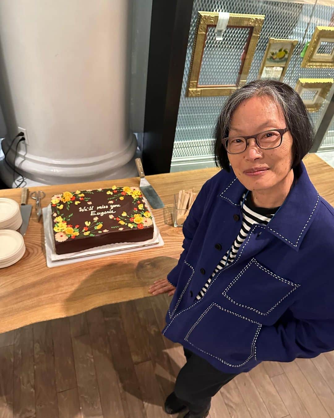 KAWSONEさんのインスタグラム写真 - (KAWSONEInstagram)「Celebrating @eugenie.tsai today at the @brooklynmuseum !! Eugenie curated my exhibition WHAT PARTY and kept me on track during the pandemic! I appreciate your extremely generous support and guidance. Thank you Eugenie, it’s always a better room when you enter it and I  can’t wait to see what you do next! ❤️」6月8日 8時48分 - kaws