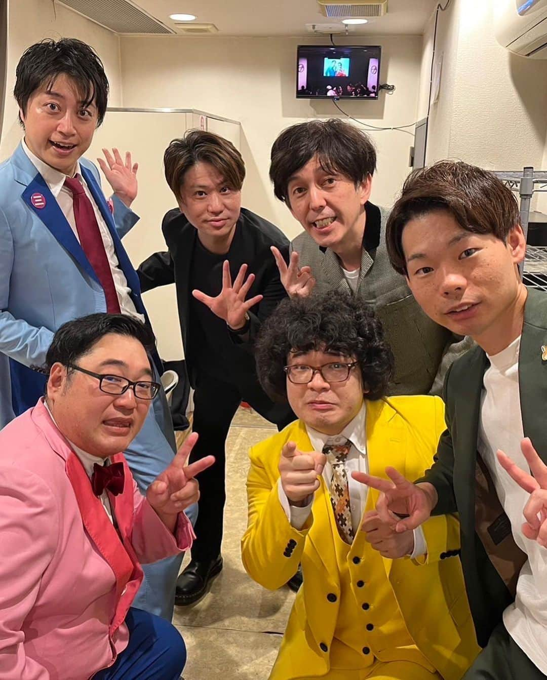 小堀裕之さんのインスタグラム写真 - (小堀裕之Instagram)「昨日は#三拍子 のイベントに 出させていただきました  めっちゃ楽しかったし 三拍子の2人が良い顔してた笑  #自撮りおじさん #他撮りおじさん #2丁拳銃 #二丁拳銃☓ #へドロットン #小堀 #ヘドロパパ #百式  #ヘドロットンチャンネル」6月8日 9時25分 - hedorotten