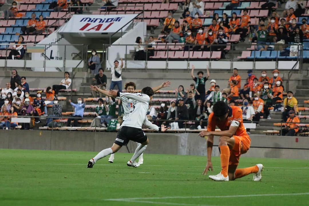 ＦＣ岐阜さんのインスタグラム写真 - (ＦＣ岐阜Instagram)「GOAL CELEBRATION vs 清水エスパルス  #fcgifu #FC岐阜 #MOVEYOURHEART #田口裕也」6月8日 15時02分 - fcgifu