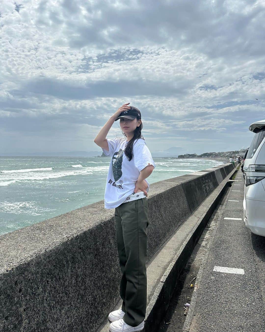 森美生さんのインスタグラム写真 - (森美生Instagram)「朝の海でぼーっとしたい JEEP乗り回す女になるのが夢になりました」6月8日 15時04分 - miosuke48