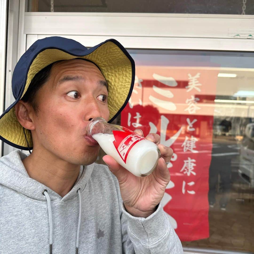 のインスタグラム：「・ 利尻島限定乳酸菌飲料 ミルピス、発見。  透き通ったカルピスのような ヨーグルトのような。  400円はちょと高い気もするけど 美味しかったー。  #mbs #よんチャンtv  #毎日生中継 #山ちゃん中継 #利尻島　#ミルピス」
