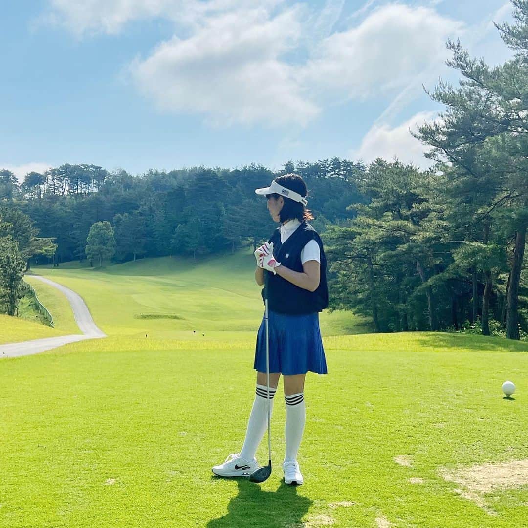 chiiika124さんのインスタグラム写真 - (chiiika124Instagram)「梅雨の晴れ日に コンペ⛳️☀️  #ゴルフファッション #晴れ女 #ベストコーデ  #プリーツスカート  #ゴルフウェア  #ゴルフコーデ #ゴルフ女子コーデ  #ゴルフ初心者 #韓国ゴルフウェア」6月8日 10時08分 - chiika26