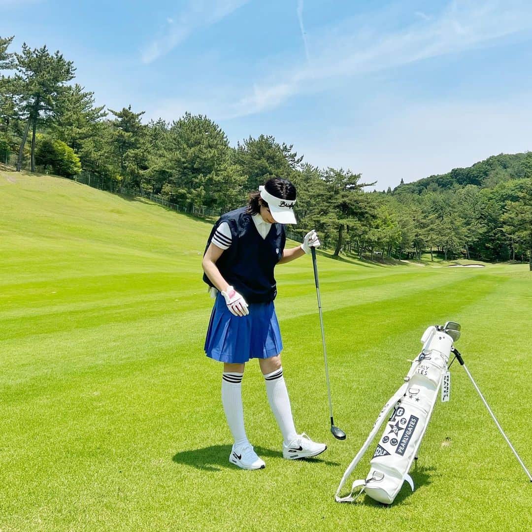 chiiika124さんのインスタグラム写真 - (chiiika124Instagram)「梅雨の晴れ日に コンペ⛳️☀️  #ゴルフファッション #晴れ女 #ベストコーデ  #プリーツスカート  #ゴルフウェア  #ゴルフコーデ #ゴルフ女子コーデ  #ゴルフ初心者 #韓国ゴルフウェア」6月8日 10時08分 - chiika26