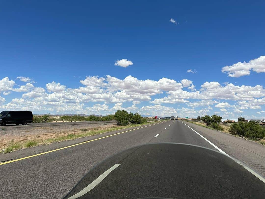ロバート・パトリックさんのインスタグラム写真 - (ロバート・パトリックInstagram)「Tucson to Van Horn! #ride #roadtrip #america」6月8日 10時18分 - ripfighter