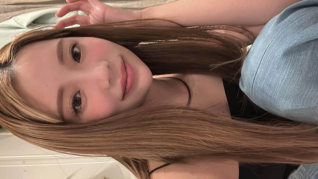 林田沙綾のインスタグラム：「雨の日は、ラフになる🍣 来週どうか晴れますように〜」