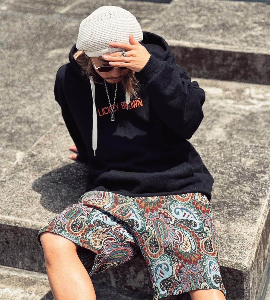 鈴木大二朗のインスタグラム：「@flex_japan  Jacquard shorts  ジャガードショーツ  これ一つで服装も映える 夏にオススメのアイテムGET🤎」