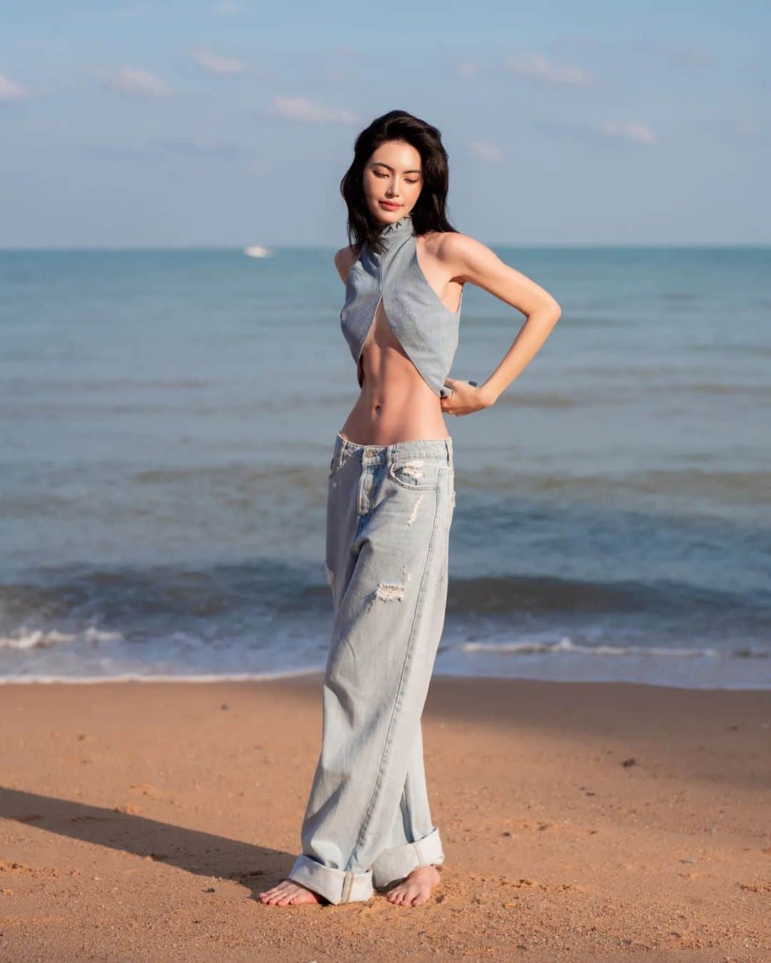 マイ・ダーウィカーのインスタグラム：「I love my body 🫰🏻ฉันรักในหุ่นของฉันและฉันรู้ว่าฉันสุขภาพดีฉันกินอาหารที่มีประโยชน์และฉันอิ่มท้องทุกวันไม่เคยปล่อยให้ตัวเองหิว โลกใบนี้มีความแตกต่างมากมายเรื่องรูปร่างหน้าตาก็เช่นกันดังนั้นเราควรเคารพและควรยอมรับในความแตกต่างค่ะ🤍 Please be nice to eachother 🫰🏻」