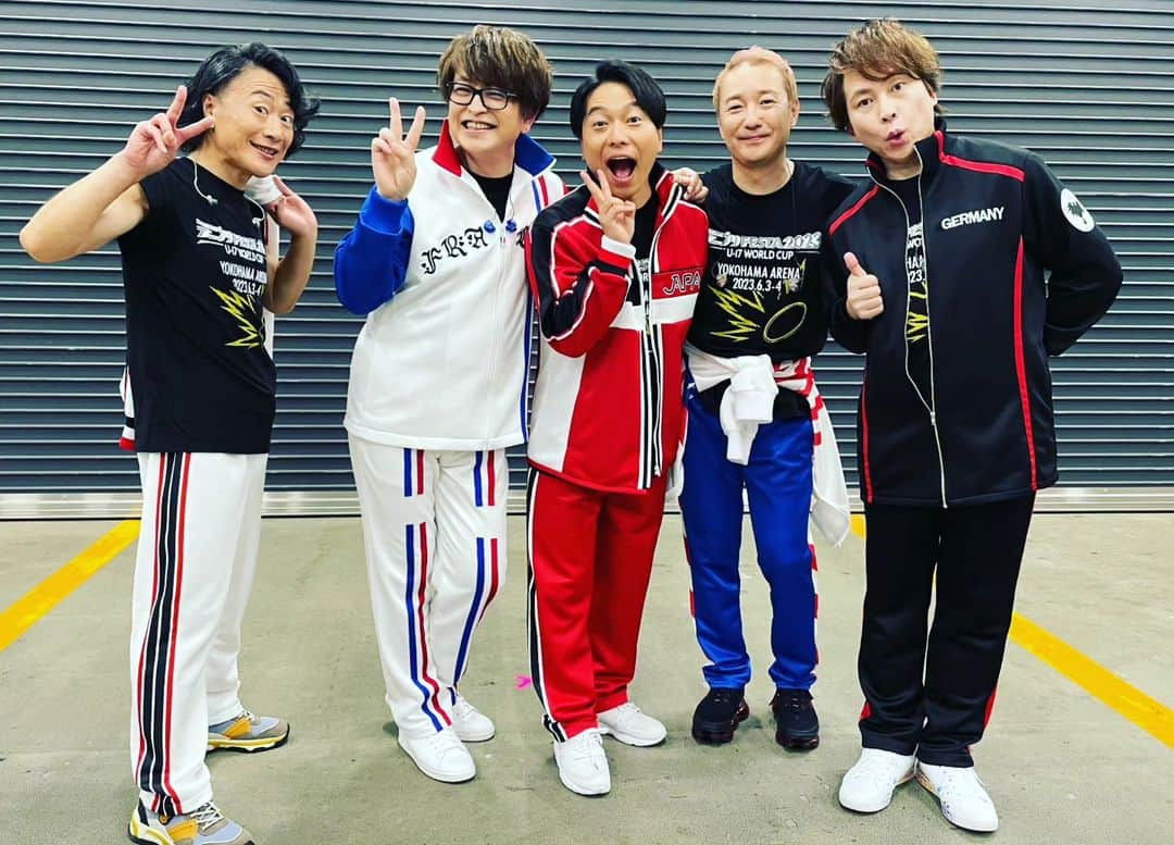 置鮎龍太郎さんのインスタグラム写真 - (置鮎龍太郎Instagram)「#テニフェス2023   アニメ公式ページと青二公式Twitterから拝借♪  これにて今回は終わり。  U-NEXTでの配信で、まだまだお楽しみくださいね♪  公演のセットリストはこちら↓↓  http://tenipuri.jp/news/news/13895.html」6月8日 11時23分 - chikichikiko