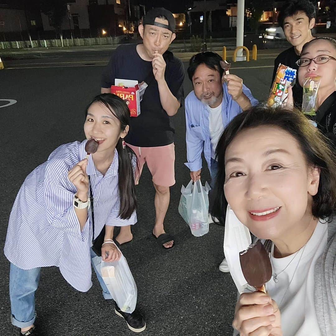 音無美紀子さんのインスタグラム写真 - (音無美紀子Instagram)「彦根入りした私達、ホテル周辺を散歩。 いい街並みですね。 太川陽介さんがアイスクリームを買ってくれた！  楽しくやってまーす。 #風を打つチーム #彦根」6月8日 11時23分 - mikikootonashi