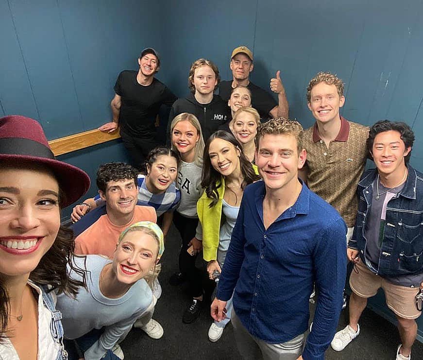ジェイソン・ブラウンのインスタグラム：「Stars on Ice 2023 ✔️🇺🇸  Some of my favorite #bts group photos from the last 2 weeks! #photodump #soi2023 #starsonice #tour #iceshow #show #figureskating #skating」