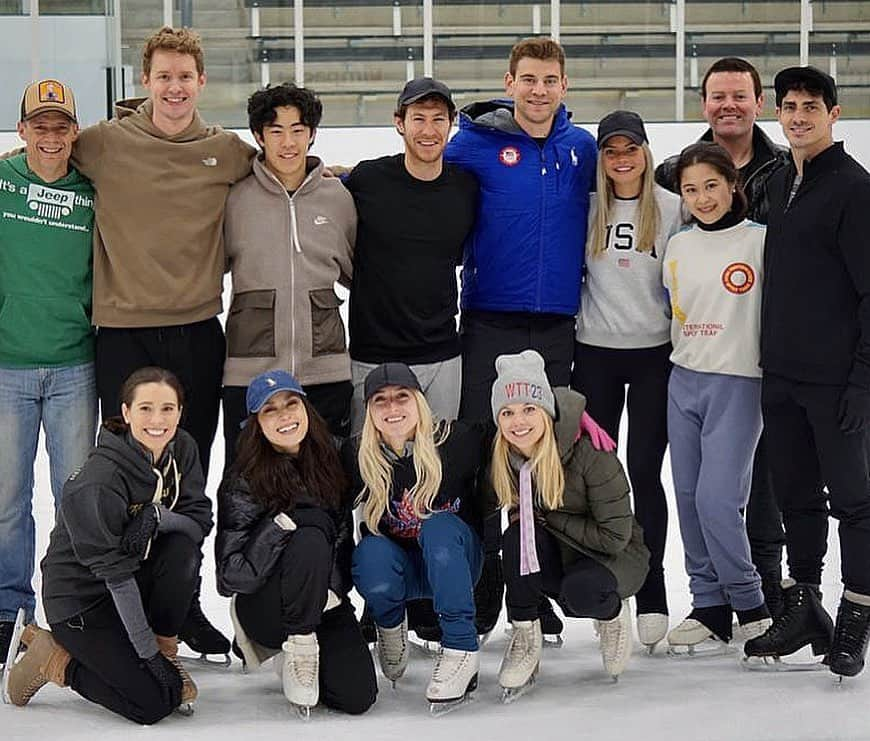 ジェイソン・ブラウンさんのインスタグラム写真 - (ジェイソン・ブラウンInstagram)「Stars on Ice 2023 ✔️🇺🇸  Some of my favorite #bts group photos from the last 2 weeks! #photodump #soi2023 #starsonice #tour #iceshow #show #figureskating #skating」6月8日 11時37分 - jasonbskates