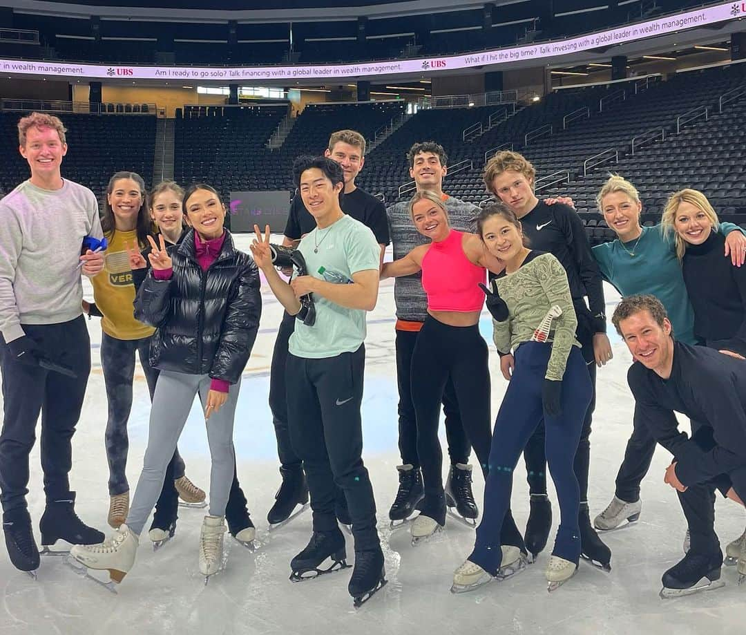 ジェイソン・ブラウンさんのインスタグラム写真 - (ジェイソン・ブラウンInstagram)「Stars on Ice 2023 ✔️🇺🇸  Some of my favorite #bts group photos from the last 2 weeks! #photodump #soi2023 #starsonice #tour #iceshow #show #figureskating #skating」6月8日 11時37分 - jasonbskates