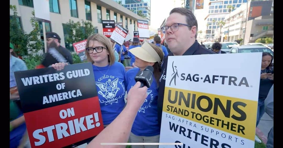 ジャック・ファライーのインスタグラム：「WGA has been out here fighting for their rights for the last several weeks. I hope we join them in a show of force. Meet me on the picket line. #wgastrong #sagstrike #sagstrong #unionstrong」