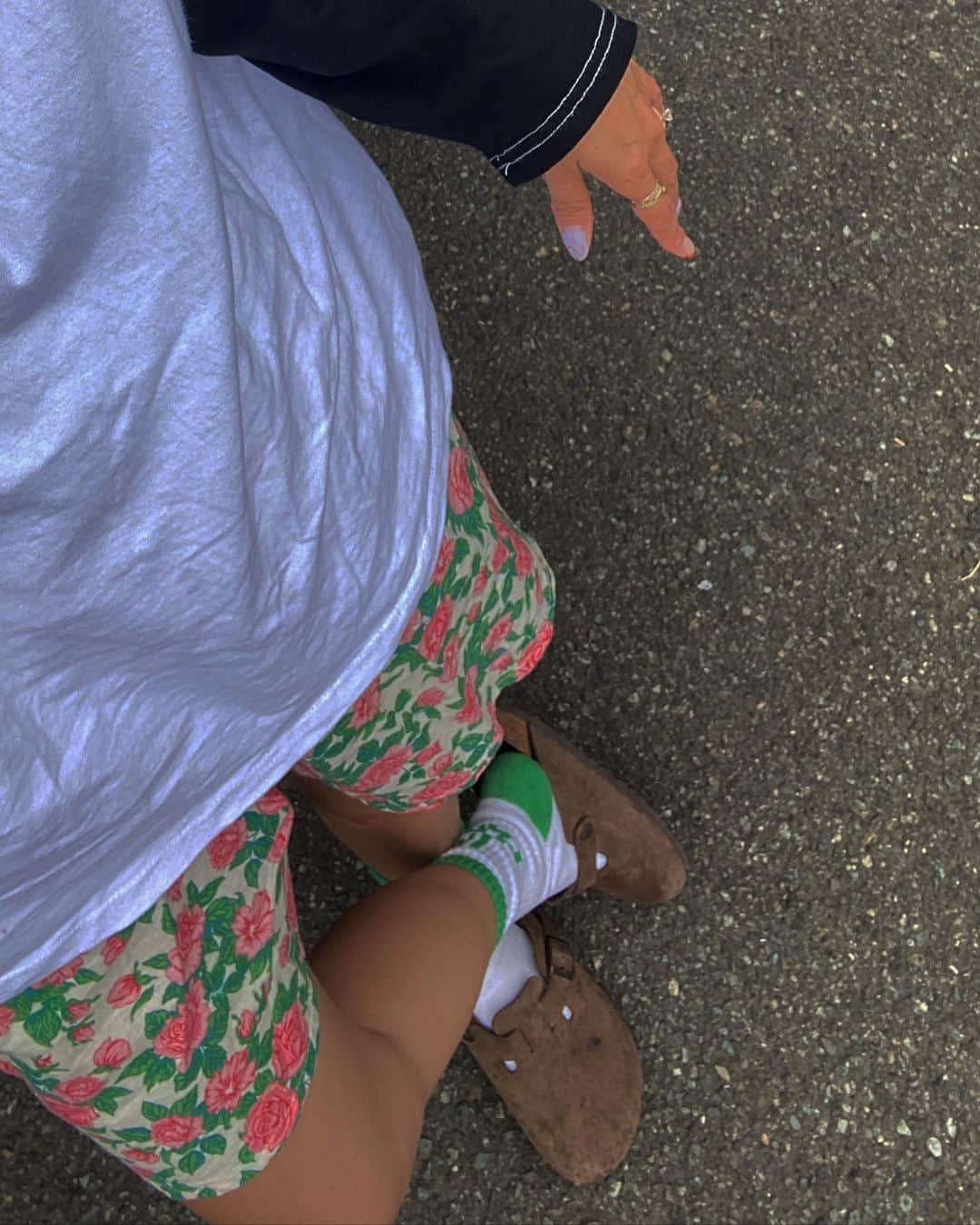 堀舞紀さんのインスタグラム写真 - (堀舞紀Instagram)「🍀🍀🍀🍀🍀  am.  playground,🙆🏽‍♀️  #子育て記録 #母親服装 #🛹 #1歳9ヶ月 になりまちた👶🏻←」6月8日 11時51分 - mainohori