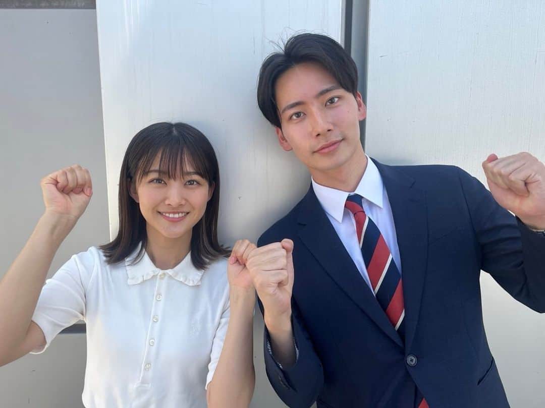フジテレビアナウンサーのインスタグラム：「フジテレビ新人アナウンサーの東中健です！  アナウンス研修が終わり、本格的にアナウンス室での業務が始まりました。  同期原田と原稿読みなどの練習に励みながら、新聞の受け取りや、ウォーターサーバーの水換えなど新人業務に取り組んでおります！  少しでも早く会社に馴染めるよう頑張ります！そしてアナウンサーとしてのデビューに向けて日々特訓です！  #新人アナウンサー #フジテレビ #東中健 #原田葵 #フジアナ研修中からフジアナ特訓中へ」