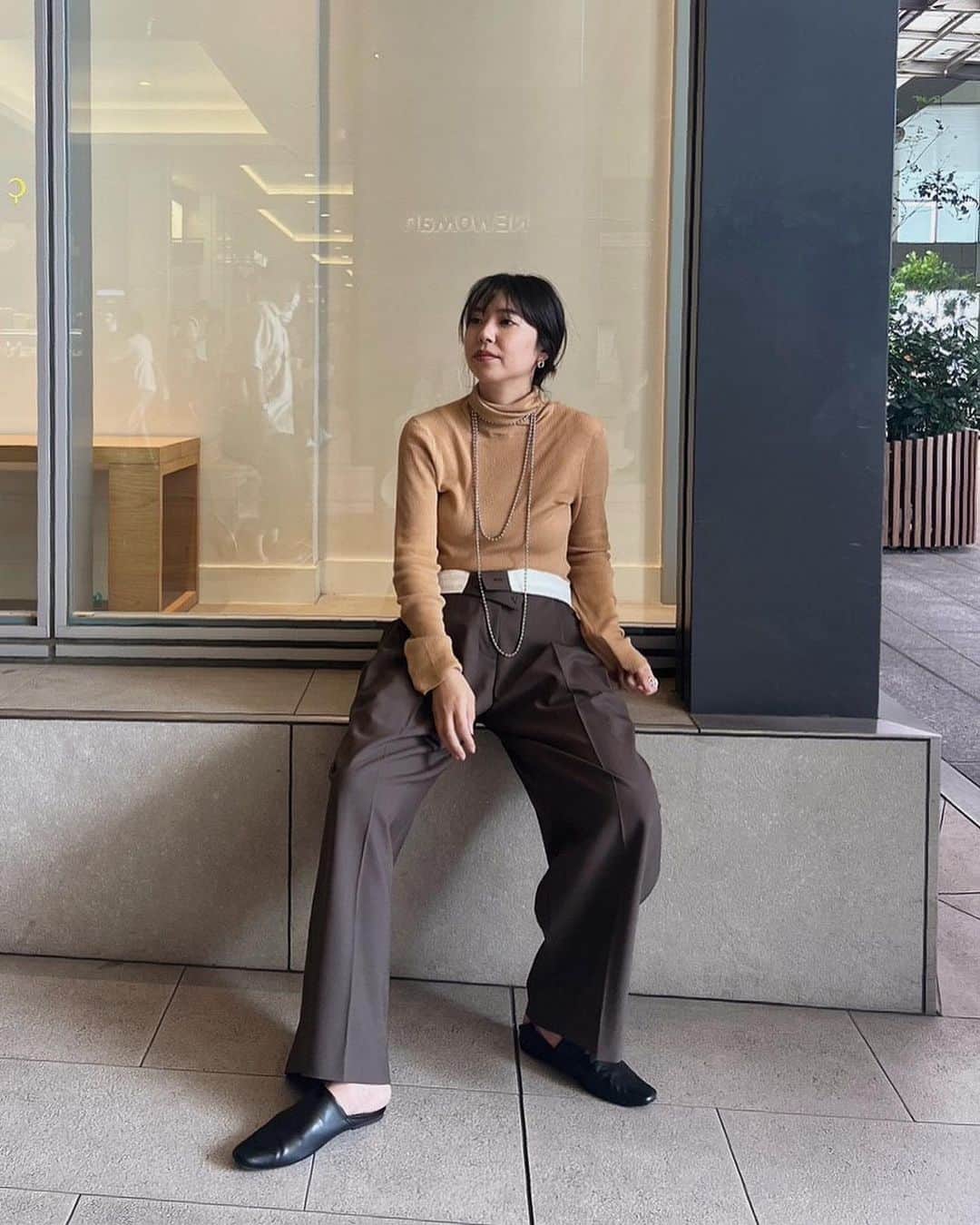ETRÉ TOKYO ストアさんのインスタグラム写真 - (ETRÉ TOKYO ストアInstagram)「@etretokyo  【'23 Autumn Pre Order】 ㅤㅤㅤ ㅤㅤ #ETREシアーニットボディースーツ WHITE / GREY / BROWN F size ¥22,000(tax in) ㅤㅤ  新宿スタッフ @etretokyo_maki 161cm ㅤㅤㅤ ㅤ本社スタッフ @etretokyo_sorami  162cm ㅤㅤ  着用カラー：BROWN ㅤㅤㅤ  ┈┈┈┈┈┈┈┈┈┈┈┈┈┈┈  【INFORMATION】 ⁡ ⁡ ETRÉ TOKYOでは 秋の先行予約会を開催いたします。  -開催期間-  ◼️LUMINE SHINJUKU 6/8(thu) - 6/14(wed)  ◼️ONLINE STORE 6/8(thu)19:00 - 6/15(thu)11:59  ※予約受注会となります。 新宿店にてサンプルのご用意もございますので ご試着も可能です。 予約枠に上限がございます。  ※予約商品の画像はサンプルで撮影しております。 実際の製品とは仕様や素材、サイズや色味等が多少異なる場合がございます。  ※お電話でのご予約はできかねます。  ※ご予約後のキャンセルは致しかねます。 お支払いは後払いになります。  ※混雑時には入場制限及び試着点数 の制限を設けさせて頂きます。 また、混雑時にはお電話がつながりにくい 可能性がございます。  予めご了承ください。 ⁡ ⁡ ご理解、ご協力を賜りますよう 心よりお願い申し上げます。 ⁡ ⁡  ㅤㅤㅤ ㅤㅤㅤ 【LUMINE SHINJUKU STORE】 ETRÉ TOKYO ルミネ新宿2店 TEL：03-5989-0979 ー営業時間ー (平日、土日祝)11:00-21:00  ⁡ #etretokyo #etre  #fashion #etretokyoshinjuku #2023etre #etretokyo_staff_ootd #2023aw #受注会 #先行予約 #プレオーダー #スタッフコーディネート #スタッフスナップ #秋服コーデ #ルミネ新宿2 #ブラウンコーデ #シアーニット #タートルニット #ボディースーツ #秋カラーコーデ #タックパンツ ⁡ ㅤㅤㅤ」6月8日 20時10分 - etretokyo_store