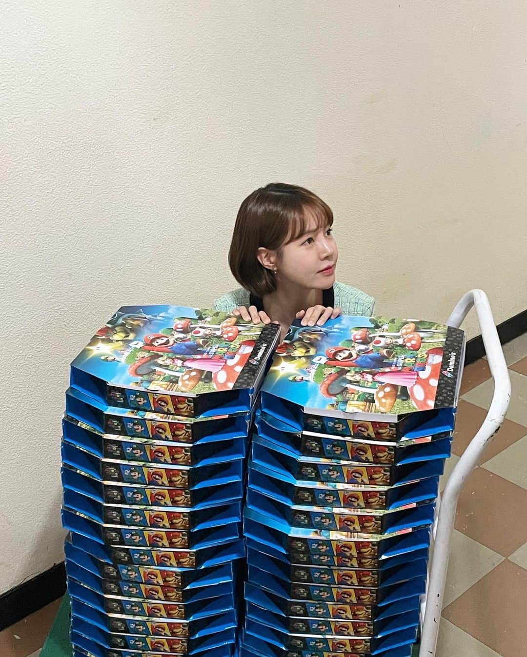 チェ・ユニョンのインスタグラム：「너무 잘 먹었습니당🍕 오랜인연 고마워용🫶🏻」