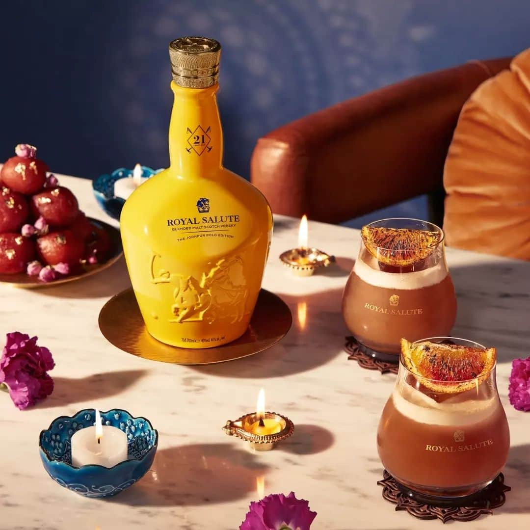 Royal Saluteのインスタグラム：「Ease into the evening with a delicately sweet after-dinner cocktail infused with soft Indian spice. The Polo Express balances chai syrup and freshly squeezed orange juice with the rich, spicy notes of the Jodhpur Polo Edition for a truly indulgent serve.  Click the link in bio to discover the full recipe.   #RoyalSalute #JodhpurPoloEdition #WhiskyCocktail #Whisky」