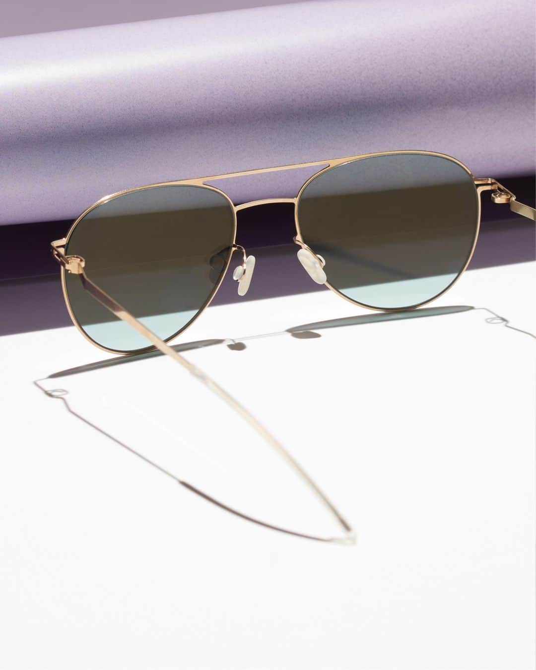 MYKITAのインスタグラム：「Time for a boho renaissance – keep it modern in sleek, lightweight frames with hippie-esque details like the candy-coloured lenses on NIKEN.  Find your summer style in our sunglasses edit - link in bio」