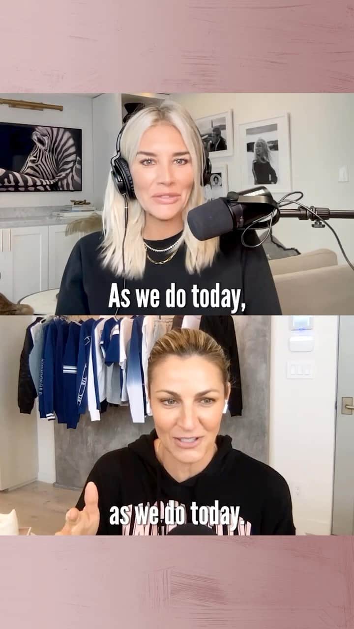 エリン・アンドリューズのインスタグラム：「We’re Back!!! All new @calmdownpodcast is out now!! @charissajthompson #calmdown」