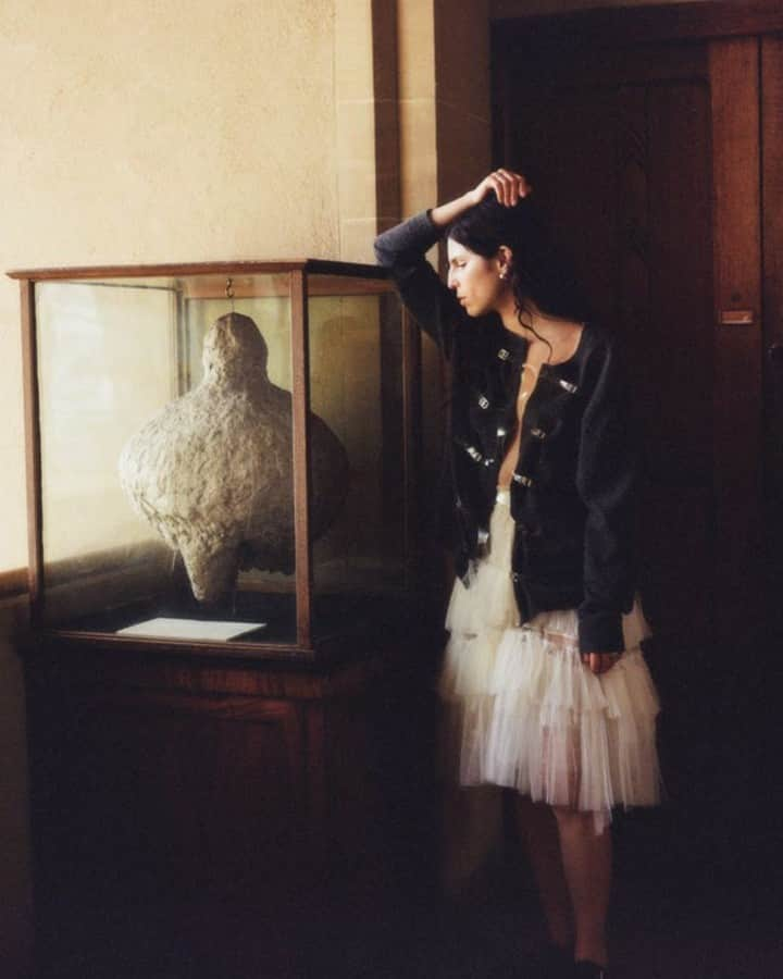 Christopher Kaneさんのインスタグラム写真 - (Christopher KaneInstagram)「The 'Sweet Spot' skirt and 'Skeletal Twinset' cardigan in @vogue.polska, styled by @sarafrancia and photographed by @jonathan.arundel.studio in the Natural History Museum.  #ChristopherKane」6月8日 23時00分 - christopherkane