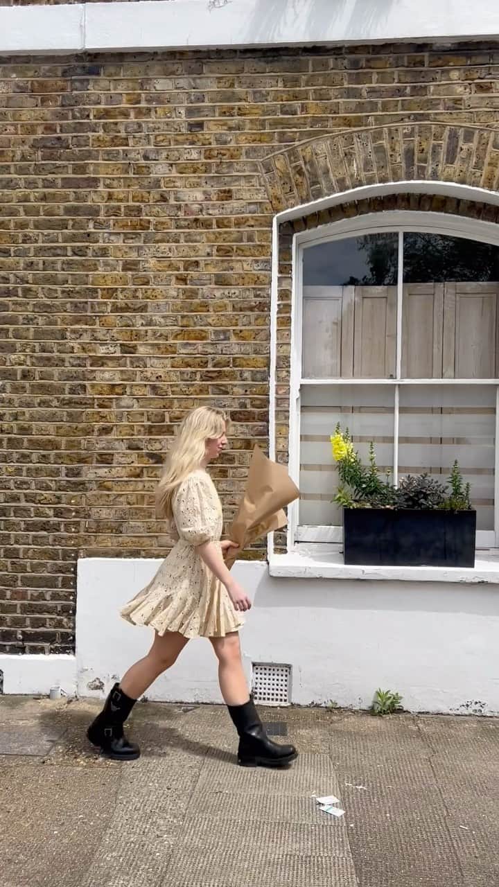 トップショップのインスタグラム：「Romanticising. @gallagher_anais」