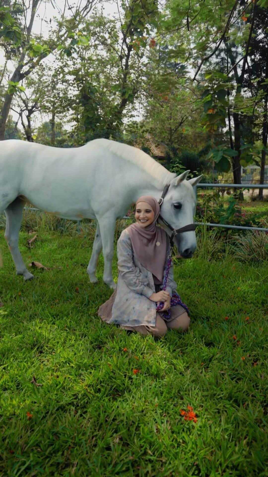 Zaskia Sungkarのインスタグラム：「ما شاء الله تبارك الله 💛🐴」
