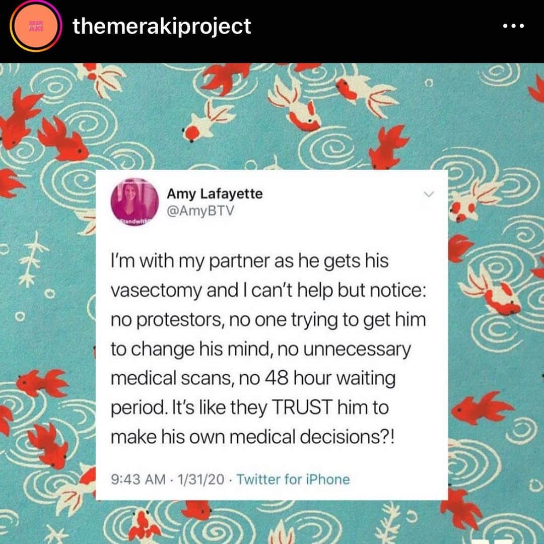 カリスマ・カーペンターのインスタグラム：「With forced birth/ abortion bans on the rise and the legislated reproductive  healthcare deserts occurring all around, plus the insanely high mortality rate for women in the USA, ( shocking for a first world country comparatively) I hope to see more men, like this one, take matters into their own hands as it relates to procreation.  . . . Thanks @mamamaya for posting. I love our synchronicity of spirit.」