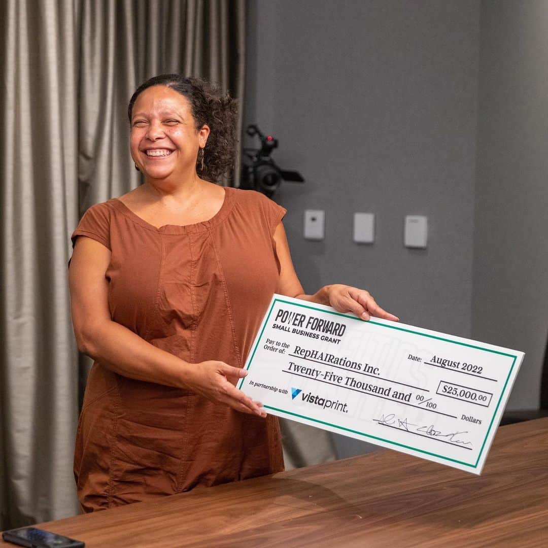 ボストン・セルティックスのインスタグラム：「Applications for the fourth round of the Power Forward Small Business Grant program are now open 💼☘️ Visit the link in our bio to apply and learn more about our program in partnership with the @naacp」