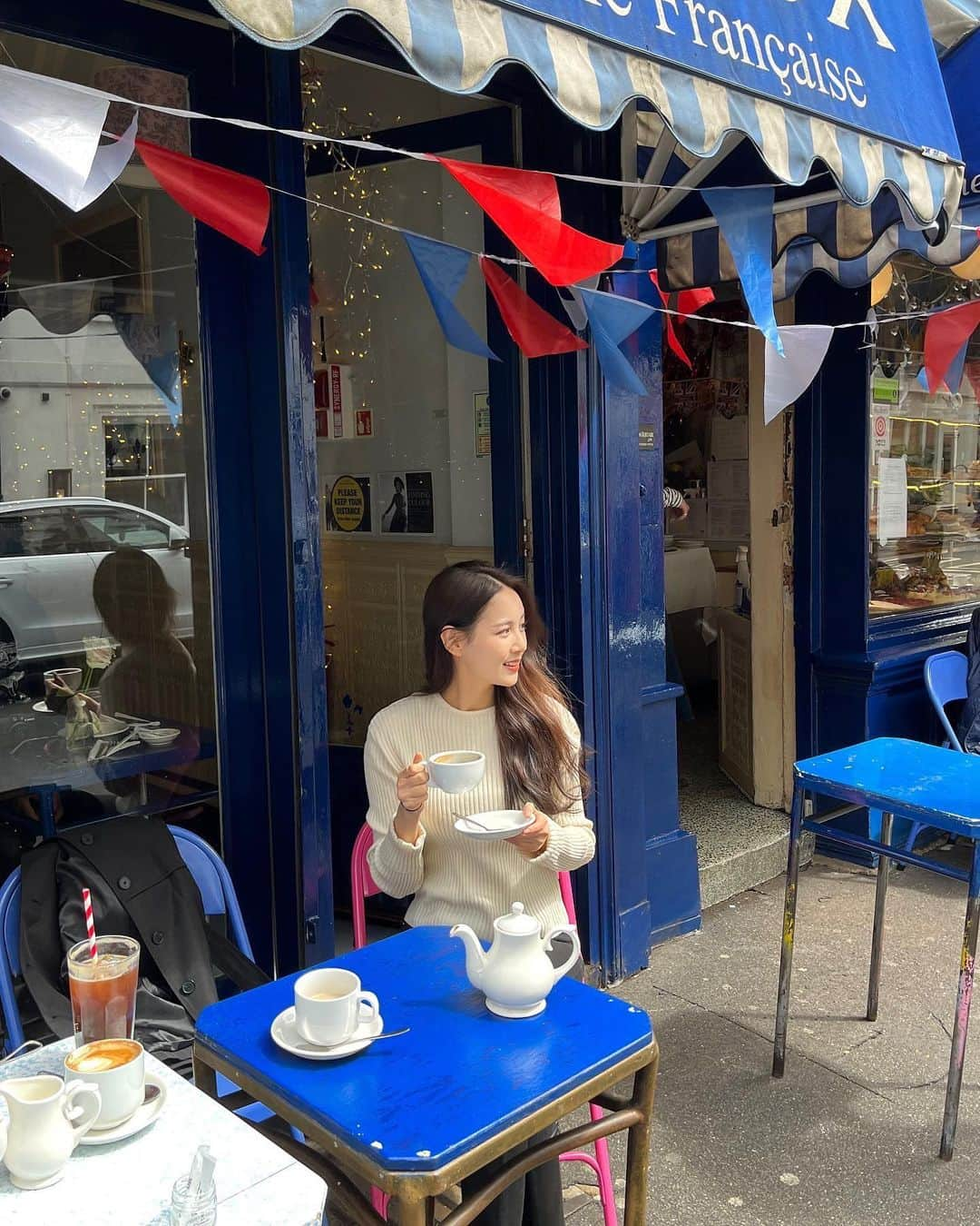 スルギさんのインスタグラム写真 - (スルギInstagram)「스콘 맛집이라는데 버거앤랍스터 먹고 배불러서  커피만 먹고 왔네😅」6月8日 23時23分 - lovee_seul