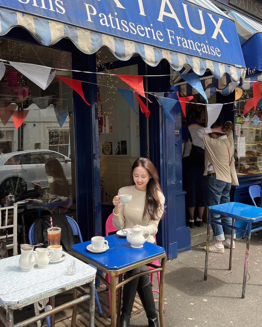 スルギさんのインスタグラム写真 - (スルギInstagram)「스콘 맛집이라는데 버거앤랍스터 먹고 배불러서  커피만 먹고 왔네😅」6月8日 23時23分 - lovee_seul