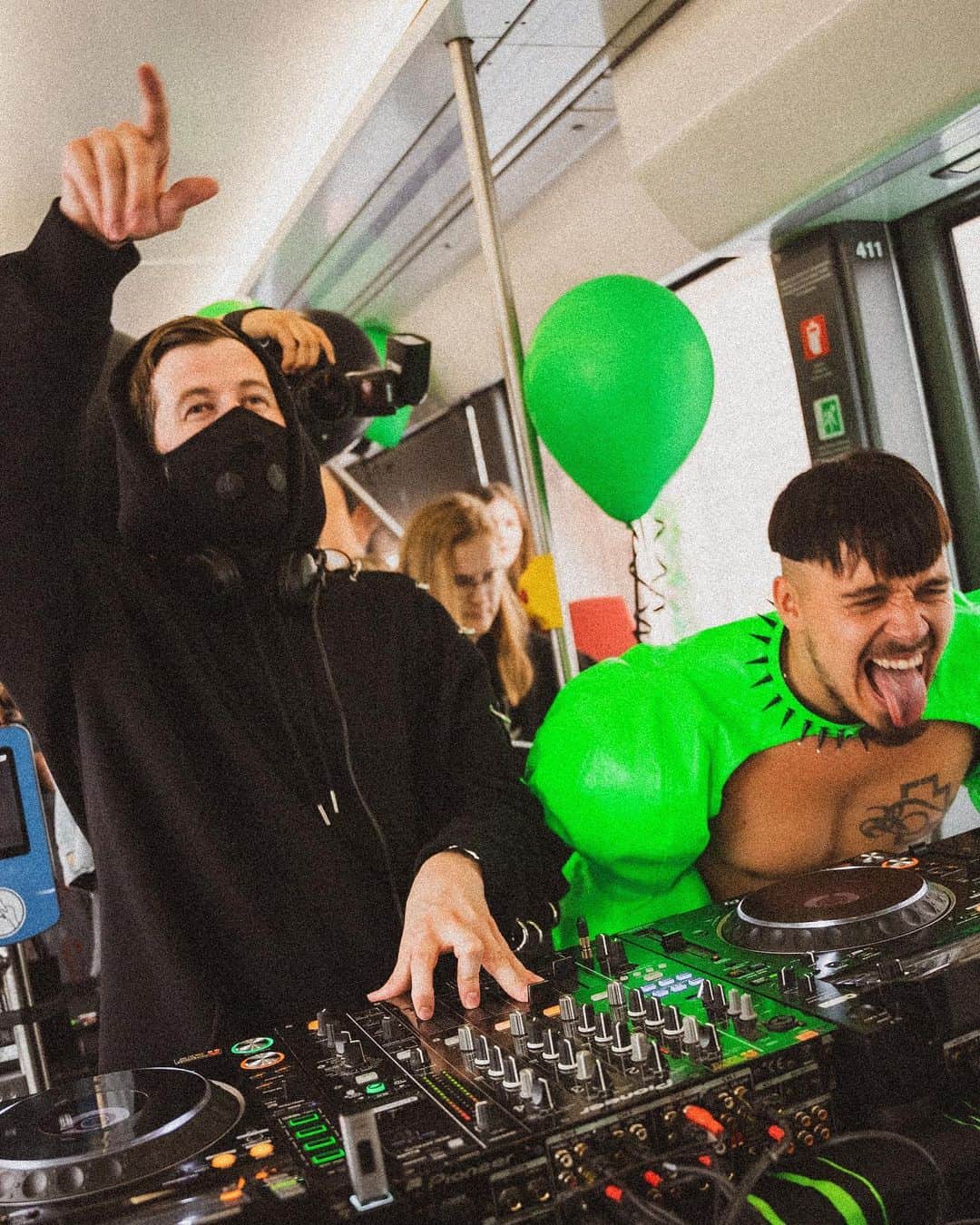アラン・ウォーカーのインスタグラム：「Me Alan Walker and @paidatonriehuja」