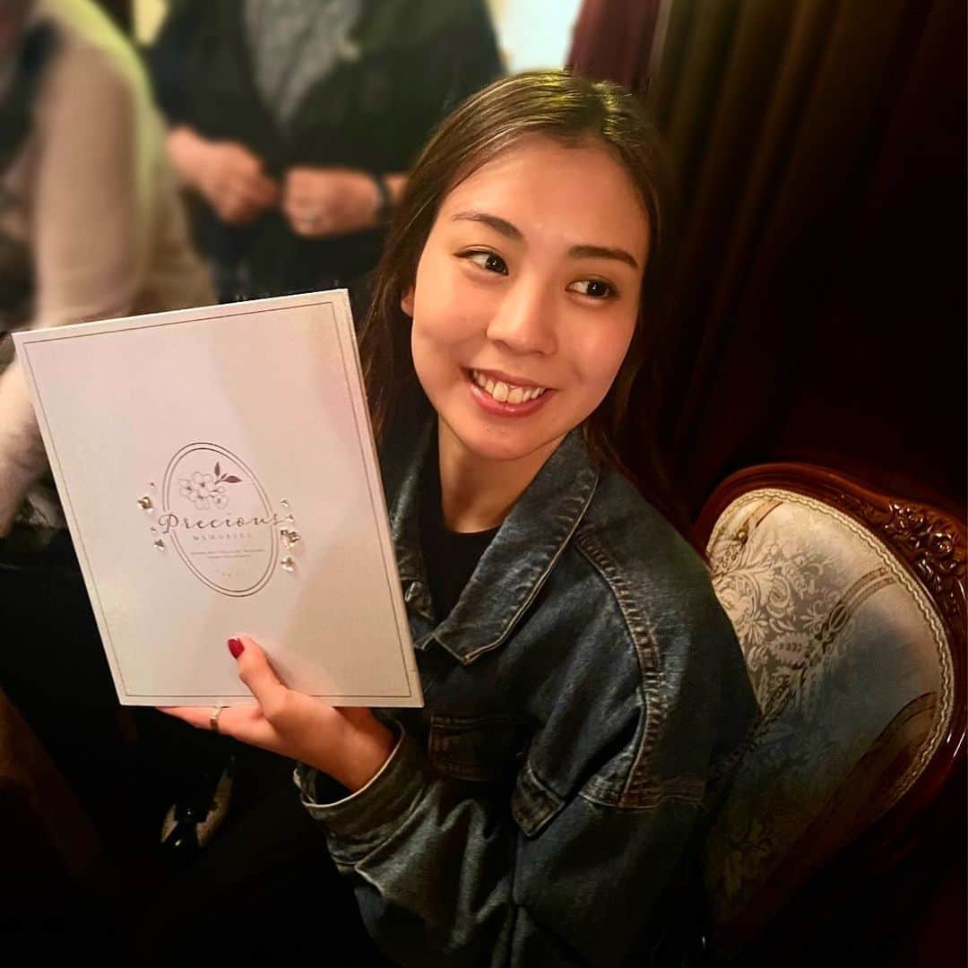 矢吹世奈のインスタグラム：「・ 関西、満喫してきました🐙  私は関西出身なので 子供の頃からお世話になってる方や 初舞台の頃から応援してくれている お付き合いの長い方々に "舞台おつかれさま"と "新しい門出のお祝い"をしてもらいました✨  関西でいただいたパワーを東京へ持って帰って 7月9日のFinal Liveに全力注ぎたいと思います🔥  #感謝」