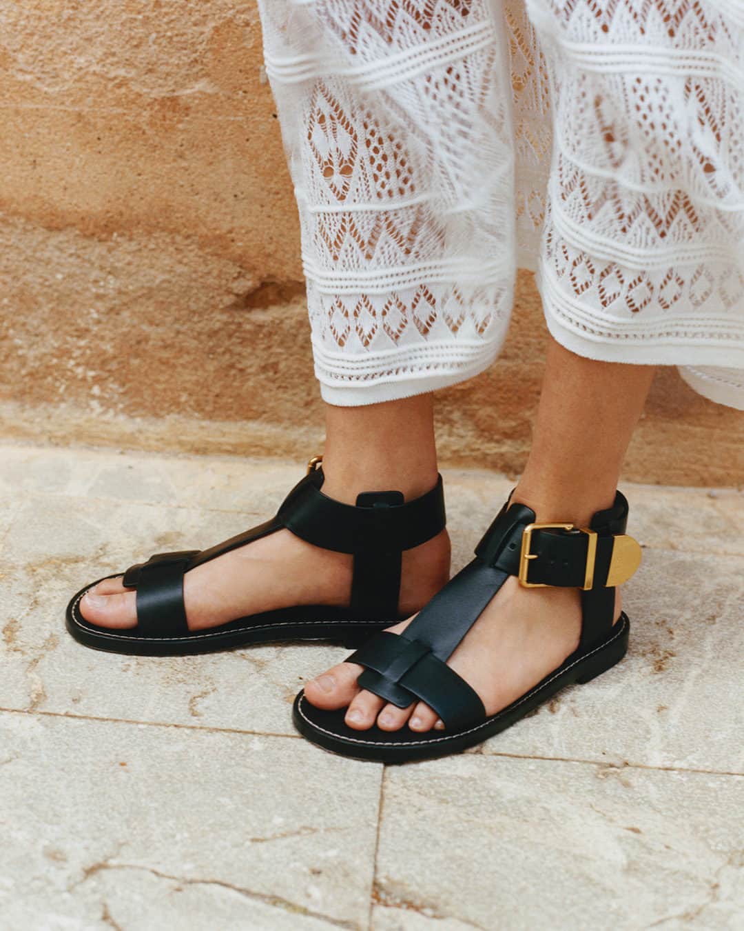 ネッタポルテのインスタグラム：「STEP INTO SUNSHINE: Discover our standout sandals, featuring everything from @chloe's cool everyday flats to elevated evening styles.   Tap the link in bio to shop at #NETAPORTER.」