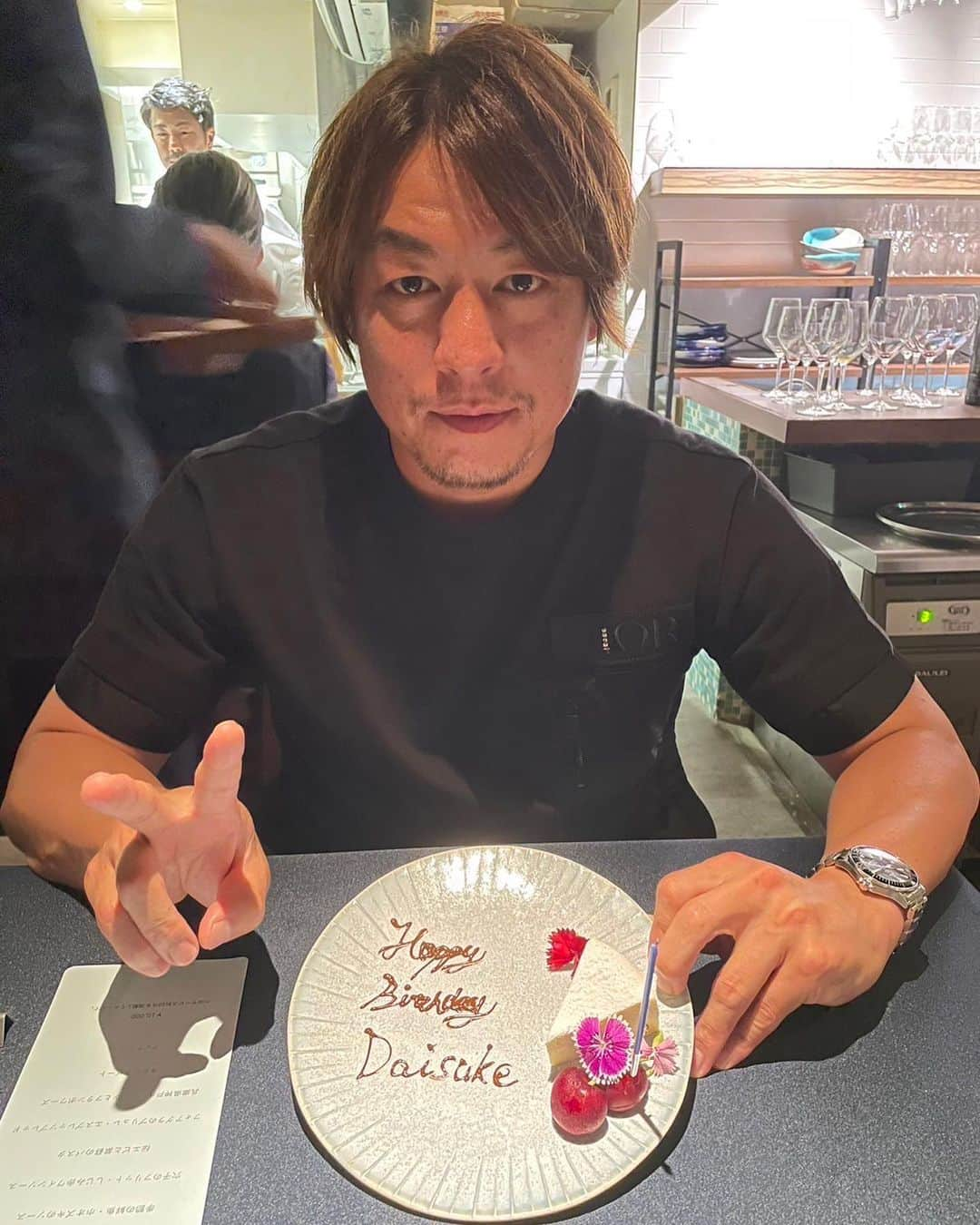 宮崎大輔のインスタグラム：「こんな歳でも誕生日🎂 ありがとう😊  #berthday  #誕生日 #感謝」