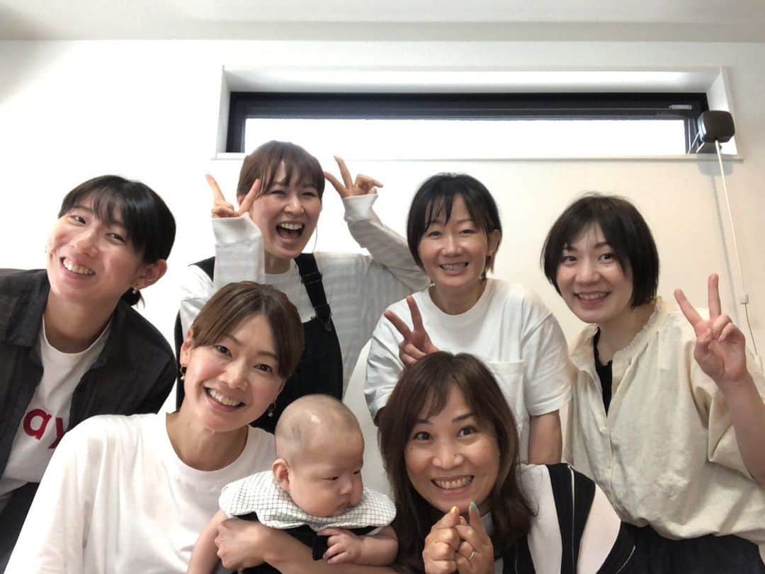 のインスタグラム：「. みんなでテンさんのお家に大集合😆💕 楽しすぎて一瞬だったな〜⏳✨ . みんな優しくて好きすぎ😍🫶🏼 ( 大遅刻ほんとすみませんでした💦 )」