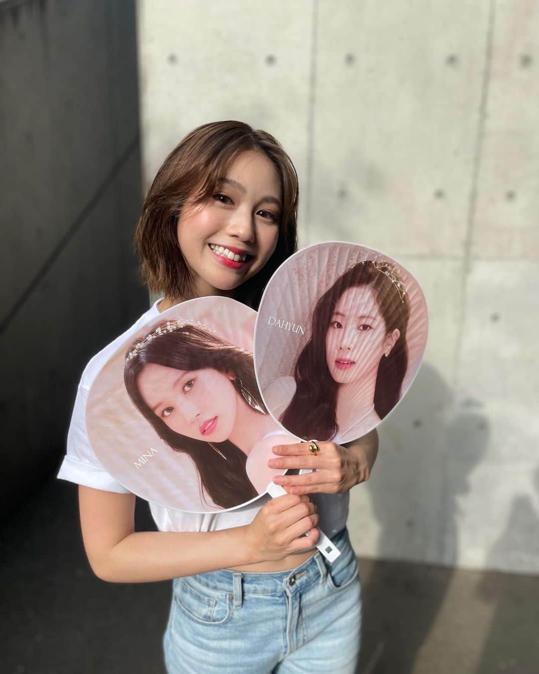 荒川真衣のインスタグラム：「ジャンル違うので こーゆーオタクな所もあるんだな〜くらいで見て下さい⚠️👀  #いつのだよw #twicelive #弟もonce」