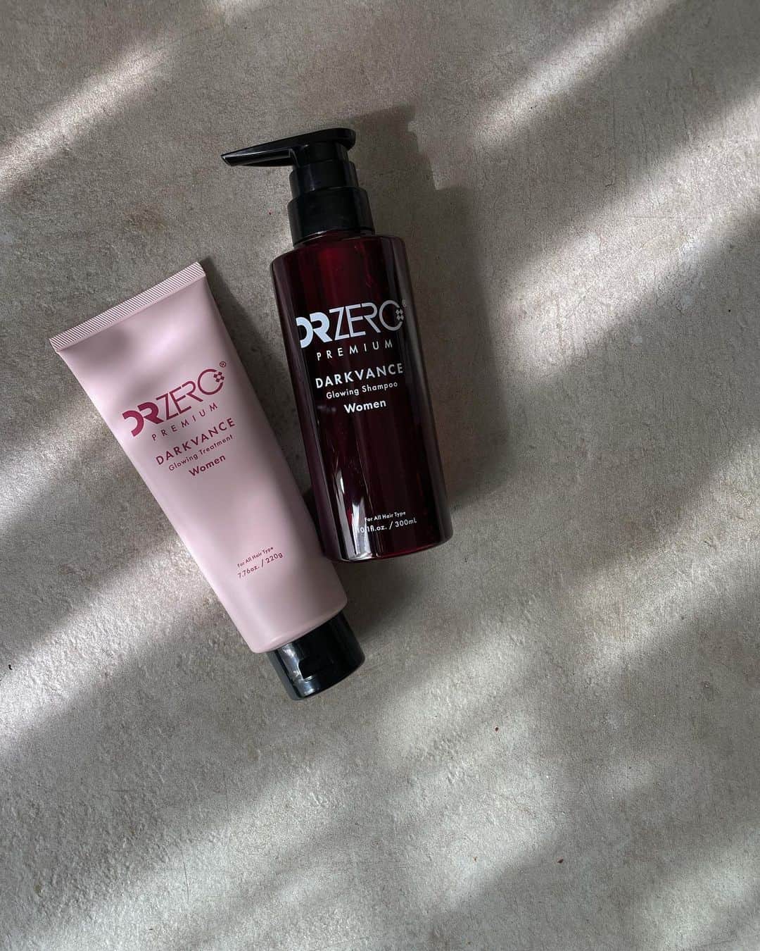 のインスタグラム：「☆ 𝕓𝕖𝕒𝕦𝕥𝕪 ☆  . 最近、紫外線も強くなって汗をかくことも増えて  頭皮もお疲れ気味かな？と 「DR ZERO」  使い始めました @drzero.official  女性用のスカルプエアアイテムで 香りがまず凄くいい！！ ラベンダー&オレンジ🪻🍊  ヘマチンも配合されててるんだよー  潤いも保ちながら頭皮ケア おすすめです  . . #drzero #ドクターゼロ #darkvance #ダークヴァンス #頭皮ケア #スカルプケア #pr」