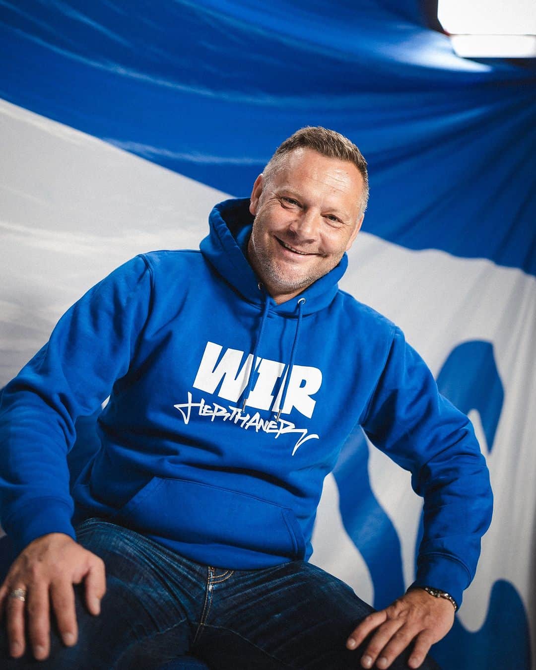 ヘルタ・ベルリンのインスタグラム：「Pál bleibt! ✍️💙  ➡️ Mehr Infos bekommt ihr auf unserer Homepage. . . #HaHoHe #HerthaBSC」