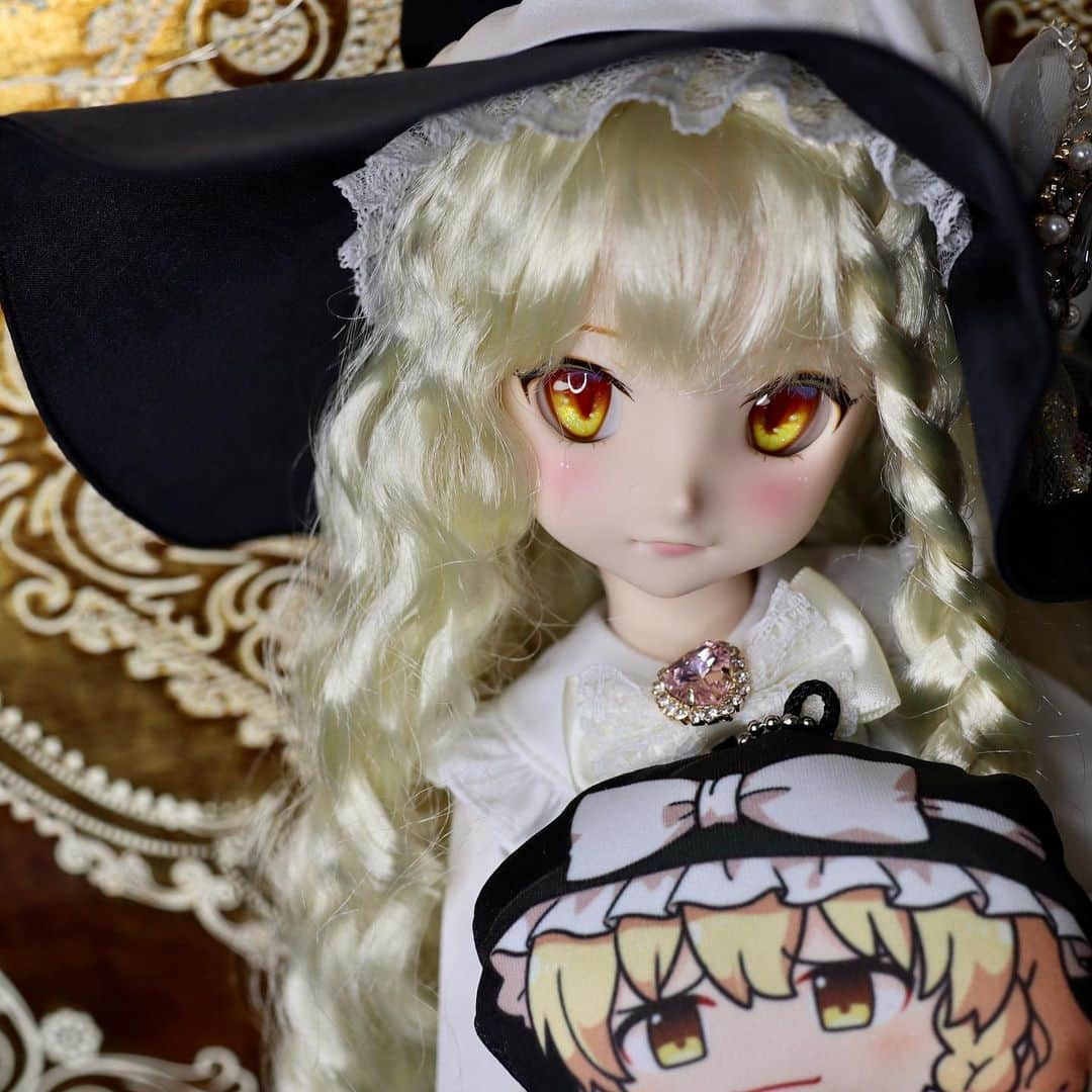 此ノ木よしるのインスタグラム：「yukkuri siteittene!🧹💫  #MDD #ミニドルフィードリーム #bjd #doll #volksdoll #dollfiedream  #東方project #霧雨魔理沙」