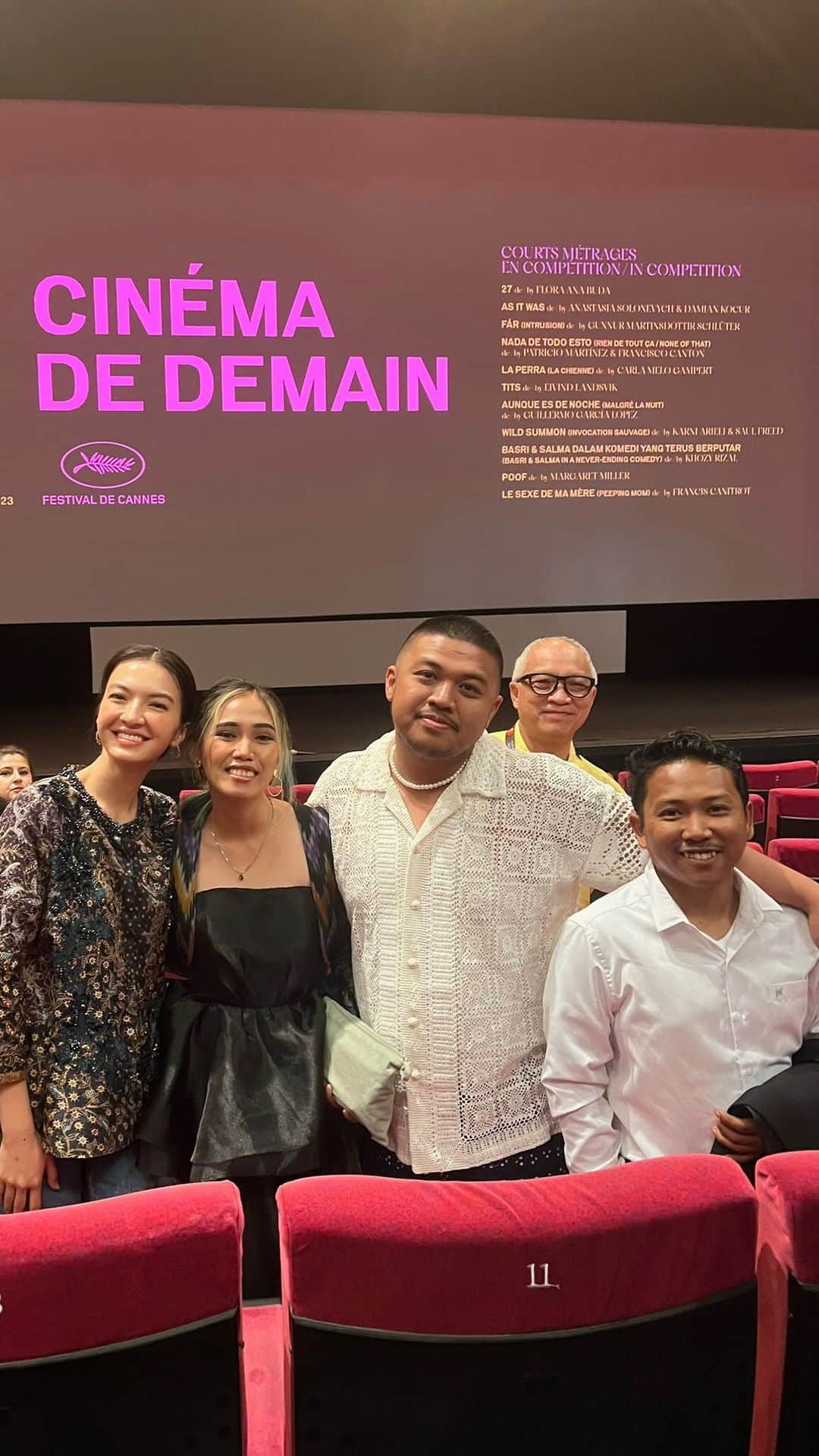 ラライン・シャーのインスタグラム：「Momen yang paling spesial di Cannes bersama direktor @khozyrizal , cast dan tim film pendek ‘Basri and Salma in A Never-Ending Comedy’ yang ikut dalam kompetisi film pendek di festival Cannes yang ke 76.  Bangga dan terharu bisa menjadi bagian dari momen ini bersama @penariangin @aand_arham @johnbadalu dimana karya anak bangsa ikut serta dengan film film pendek yang berkesan dari seluruh penjuru dunia lainnya.  Selamat sekali lagi buat perjuangannya buat perfilman Indonesia 👏 🇮🇩🇮🇩🇮🇩🇮🇩🇮🇩」