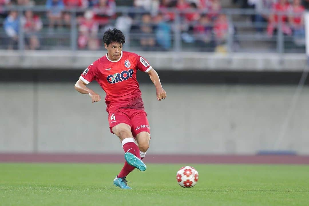 濱田水輝のインスタグラム：「天皇杯 vs 北九州  久しぶりの先発出場でした。  勝ててよかったです😊  応援ありがとうございました！  #ファジアーノ岡山 #濱田水輝」