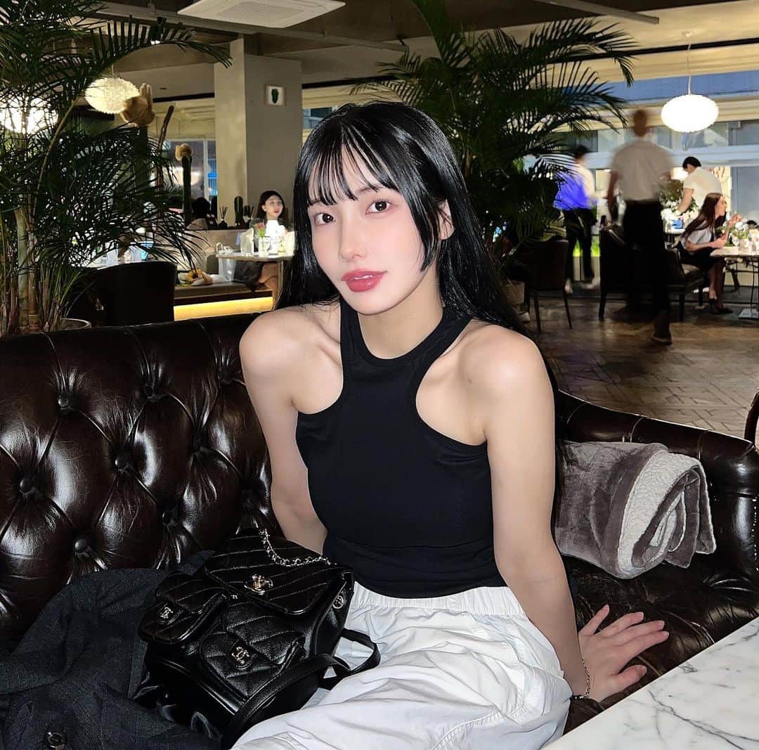 のインスタグラム：「ㅤ 8000円のマンゴーピンス... 今まで食べたフルーツの中で一番美味しかった🥲♡♡♡ ㅤ 行きたかった服屋さんもたくさんいけた幸 ㅤ ㅤ」
