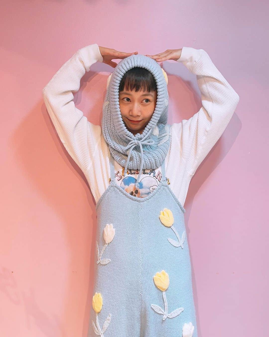 板橋よしえのインスタグラム：「. たくさん試着してくれて、わたし＆キャンディスタッフたちを楽しませてくれた@mito_natsume ちゃん🩵 どれも似合ってたー😍 チューリップ🌷ニットシリーズも オーダーしてもらえてうれし☺️ #mito_natsume」