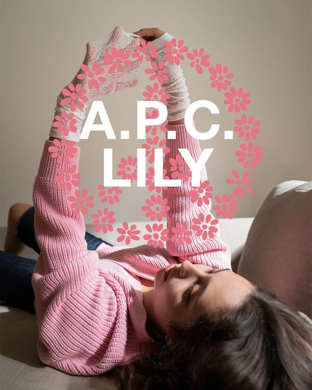 アーペーセーのインスタグラム：「Introducing INTERACTION #19 A.P.C. x LILY TOUITOU @latruite_art   A capsule collection featuring 13 pieces inspired by Lily's idols; from Jim Morrison to MGMT.   Photographed by @brigittelacombe in Lily's bedroom in Paris.   Discover now in stores and at apc.fr  #APCParis」